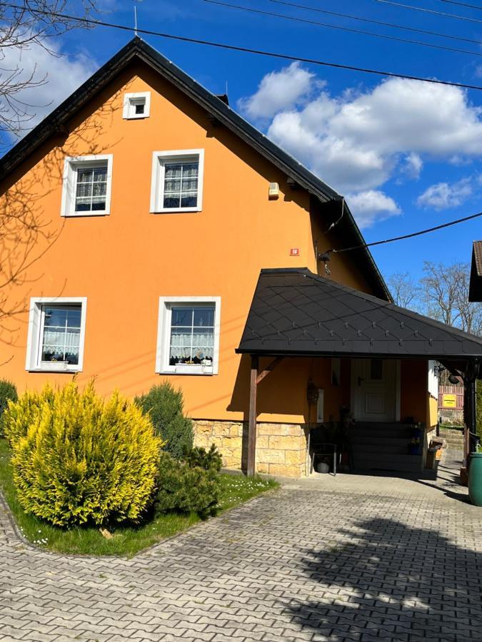 Cely Dum Flora V Ceskosaskem Svycarsku Apartment Janov Exterior photo
